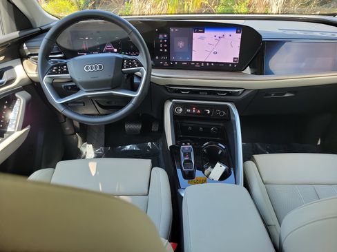 Certified 2025 Audi Q5 Prestige AWD/4WD image 13