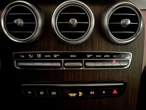 Used 2022 Mercedes-Benz GLC 300 image 21