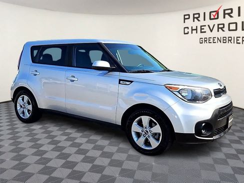 Used 2017 Kia Soul FWD image 2