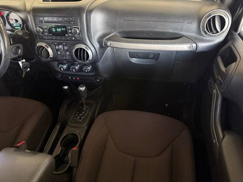Used 2014 Jeep Wrangler Unlimited Sport w/ Quick Order Package 24S AWD/4WD image 12