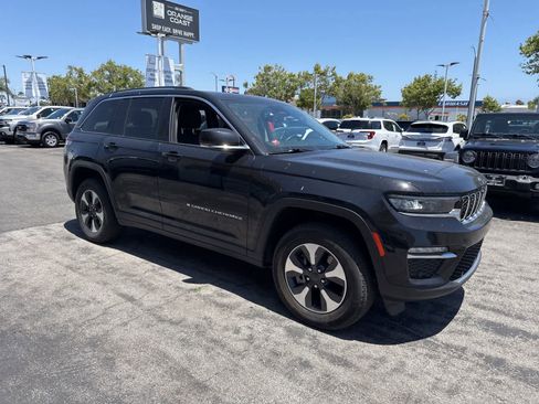Used 2023 Jeep Grand Cherokee 4WD 4xe w/ Luxury Tech Group II image 9