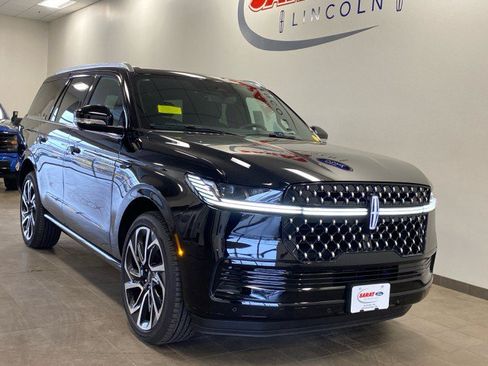 New 2026 Lincoln Navigator Black Label AWD/4WD image 2