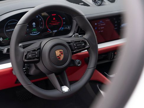 New 2026 Porsche Cayenne E-Hybrid Coupe image 23