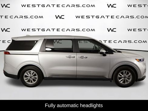 Used 2022 Kia Carnival LX FWD image 5