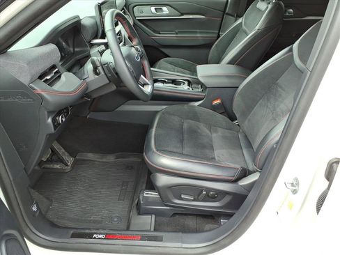 Certified 2025 Ford Explorer ST image 4