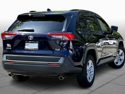 Used 2019 Toyota RAV4 XLE w/ Convenience Package FWD image 11