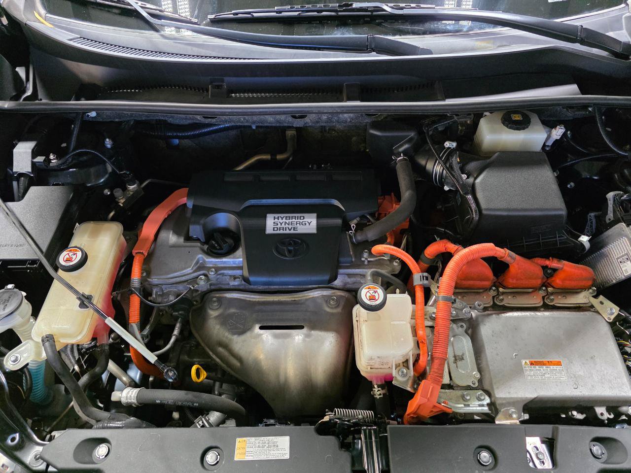 Used 2018 Toyota RAV4 XLE AWD/4WD image 39