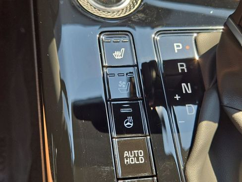 New 2025 Kia Niro SX image 24