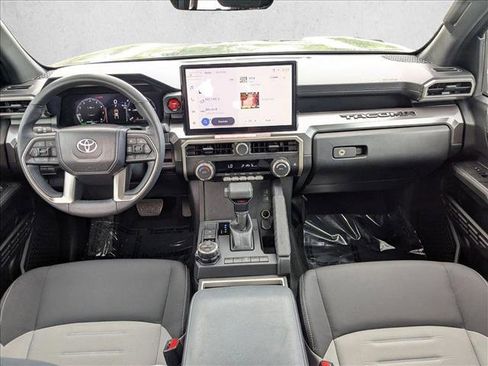 Used 2025 Toyota Tacoma TRD Off-Road AWD/4WD image 16