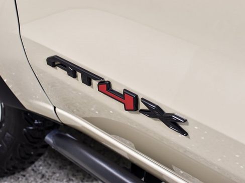 Used 2024 GMC Canyon AT4X image 14