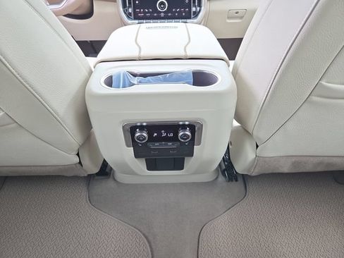 New 2026 GMC Yukon Denali w/ Denali Reserve Package AWD/4WD image 15