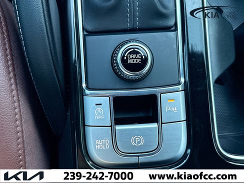 Certified 2024 Kia Telluride EX w/ EX Captain's Chair Package image 32