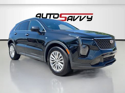 Used 2024 Cadillac XT4 Luxury w/ Cold Weather Package image 1