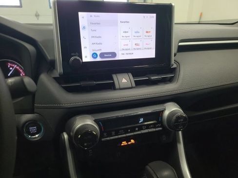 Used 2024 Toyota RAV4 XLE FWD image 27