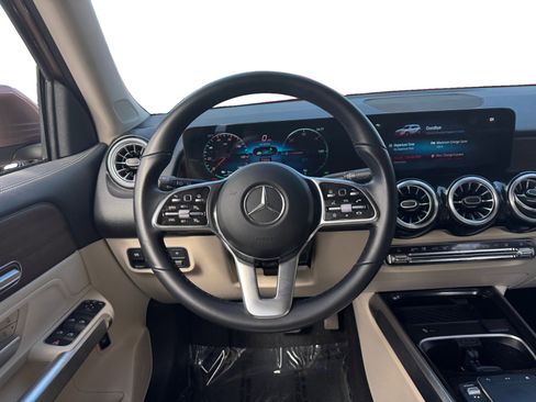Used 2023 Mercedes-Benz EQB 300 4MATIC w/ Exclusive Package image 12