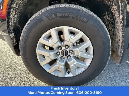 Used 2024 Nissan Frontier SV w/ SV Convenience Package image 9