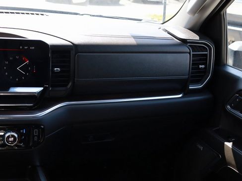 Used 2024 GMC Sierra 2500 SLT w/ SLT Premium Package image 22