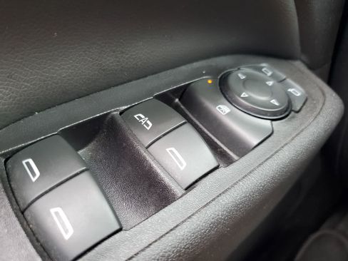 Used 2020 Chevrolet Equinox LT w/ Sport Edition FWD image 24