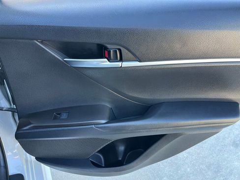 Used 2022 Toyota Camry SE FWD image 23