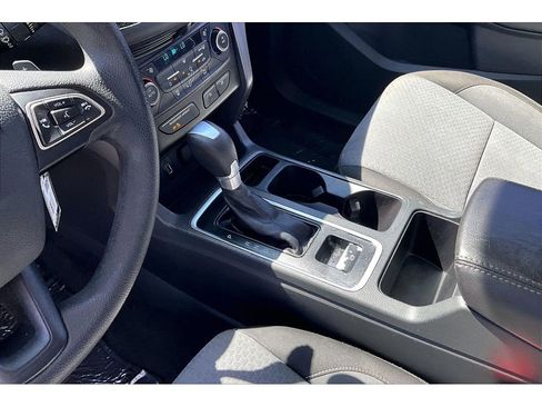 Used 2017 Ford Escape SE w/ Equipment Group 201A FWD image 17