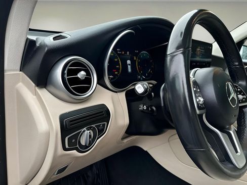 Used 2022 Mercedes-Benz GLC 300 4MATIC image 9