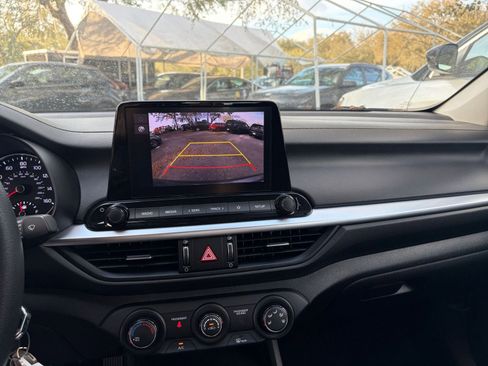 Used 2024 Kia Forte LXS image 17