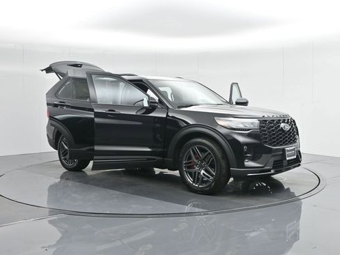 New 2025 Ford Explorer ST image 33