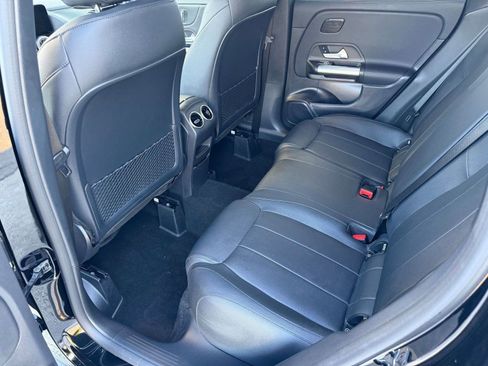 Used 2025 Mercedes-Benz GLA 250 image 24
