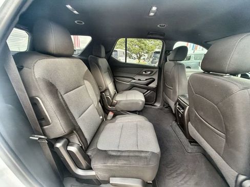Used 2023 Chevrolet Traverse LT FWD image 26