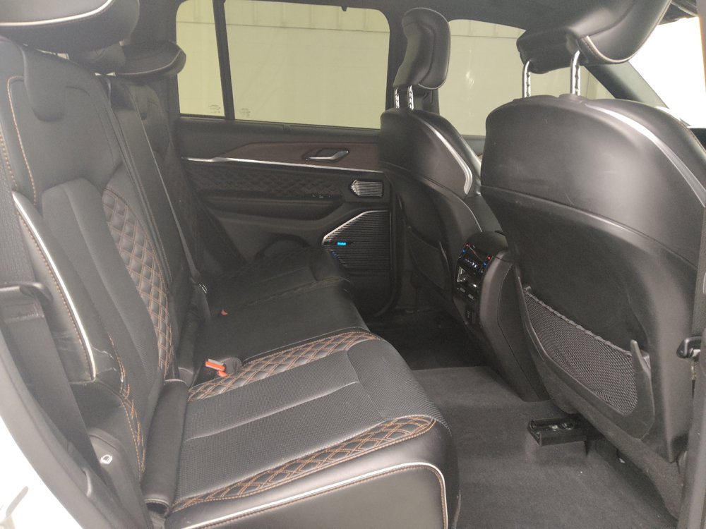 Used 2022 Jeep Grand Cherokee Summit w/ Advanced Protech Group IV AWD/4WD image 19