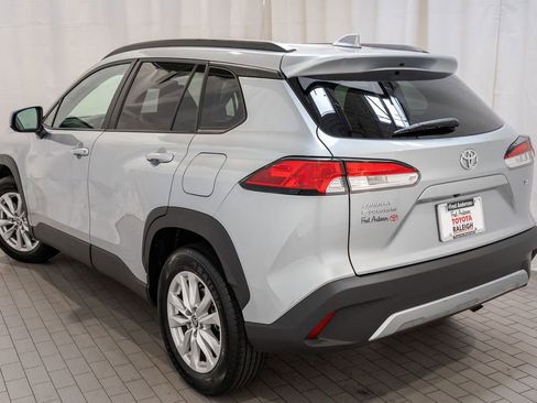 Used 2023 Toyota Corolla Cross LE image 4