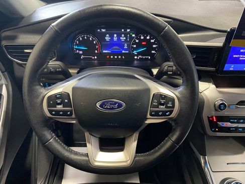 Used 2023 Ford Explorer XLT w/ Equipment Group 202A image 11