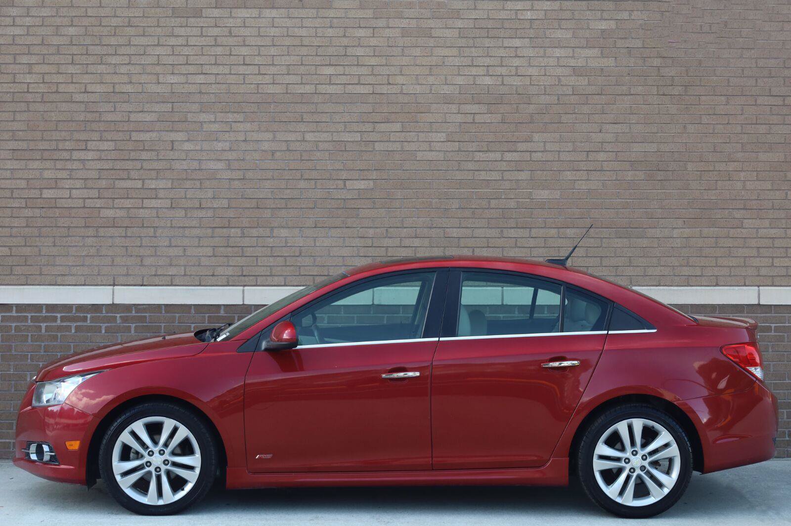 Used 2014 Chevrolet Cruze LTZ w/ Sun, Sound and Sport Package FWD image 2