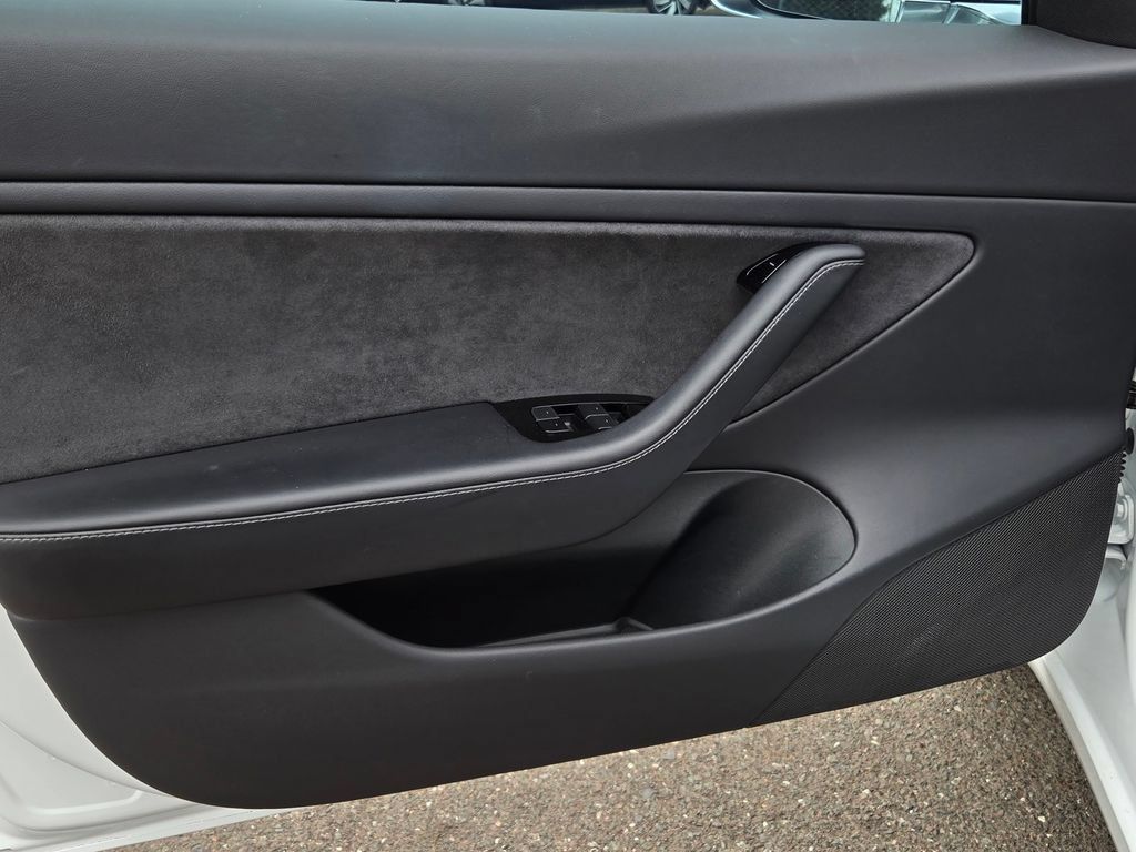 Used 2018 Tesla Model 3 Long Range RWD image 11