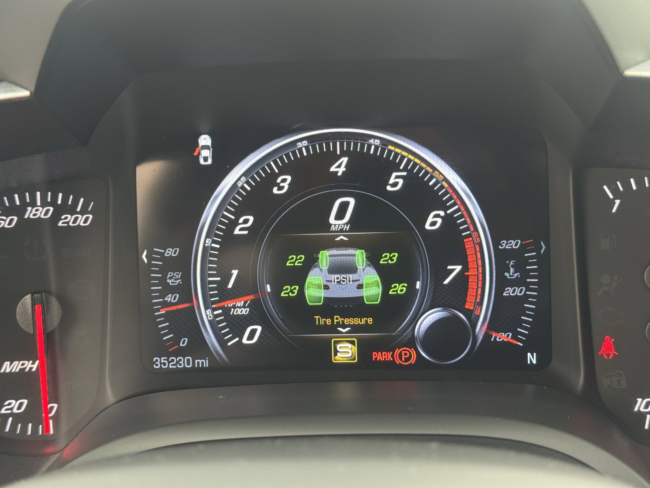 Used 2019 Chevrolet Corvette Stingray Coupe w/ Z51 1LT RWD image 18