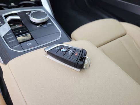 Used 2025 BMW 430i Coupe w/ M Sport Package image 26