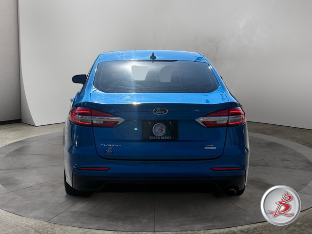 Used 2020 Ford Fusion SE FWD image 6