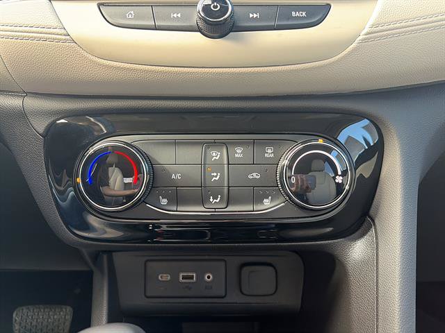 Used 2023 Buick Encore GX Preferred w/ Cold Weather Comfort Package FWD image 17