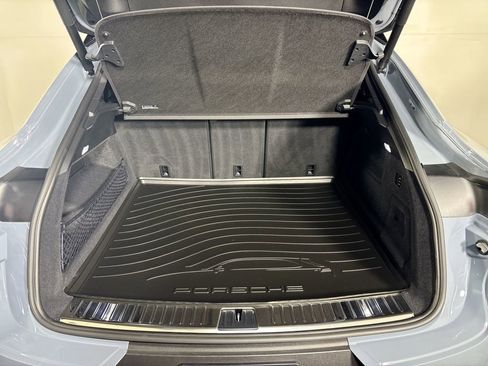 Used 2024 Porsche Cayenne Coupe w/ Premium Package Plus image 22