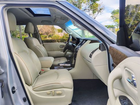 Used 2017 INFINITI QX80 2WD image 16