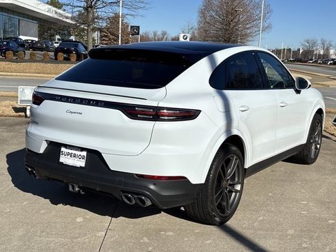 Used 2022 Porsche Cayenne Coupe image 3