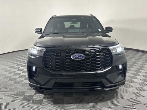Used 2026 Ford Explorer ST-Line w/ Premium Package RWD image 2