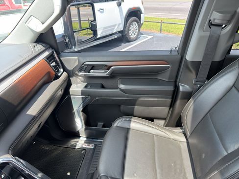 Used 2024 GMC Sierra 2500 Denali w/ Denali Reserve Package AWD/4WD image 18