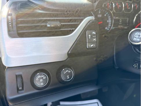 Used 2019 GMC Yukon XL SLT AWD/4WD image 24
