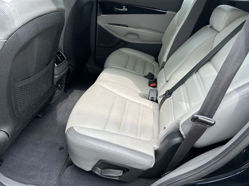 Used 2019 Kia Sorento SX AWD/4WD image 19