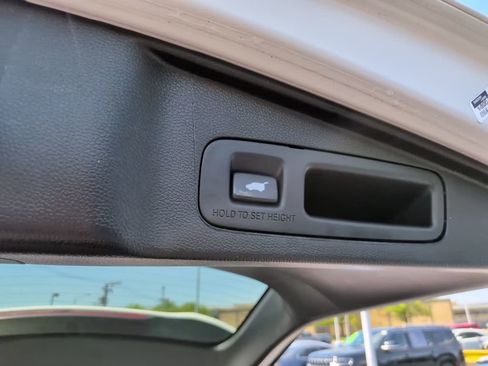 Used 2022 Honda CR-V EX-L image 16