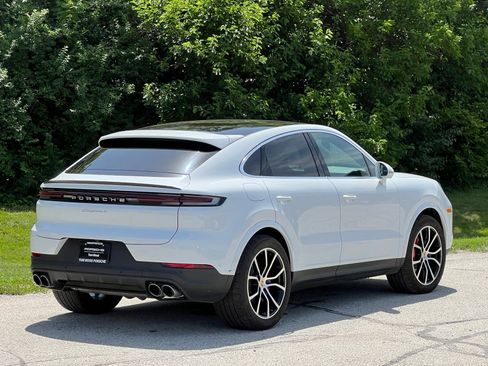 Certified 2024 Porsche Cayenne S AWD/4WD image 6