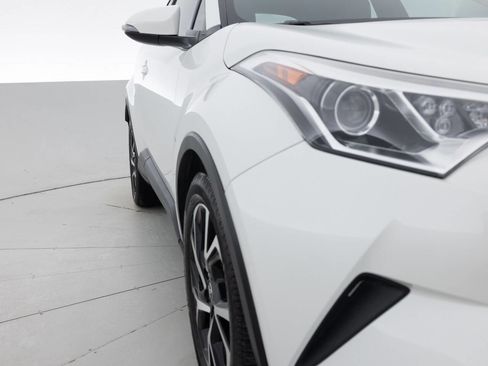 Used 2018 Toyota C-HR XLE image 11