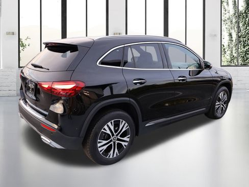 Certified 2025 Mercedes-Benz GLA 250 w/ Driver Assistance Package image 5