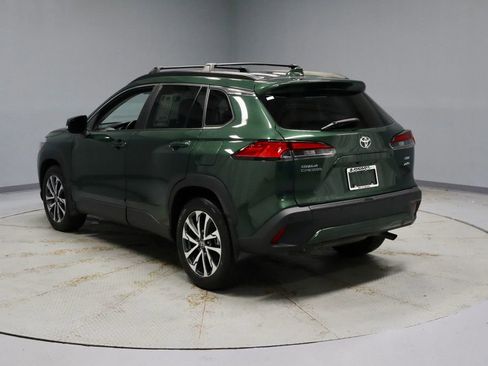 Used 2022 Toyota Corolla Cross XLE w/ Convenience Package AWD/4WD image 9